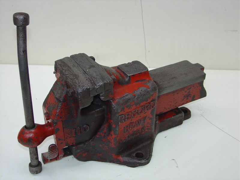  Lot 84: Record 110 Heavy Duty Quick Release Bench Vice, 4 ½” Jaws
