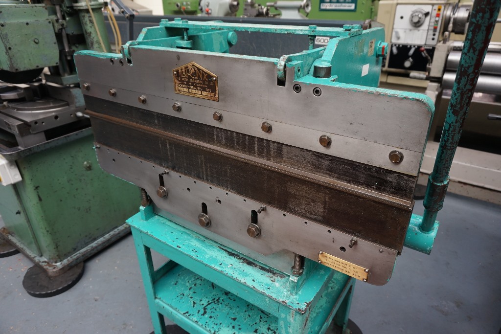 Bronx Type 8H036E Manual Press Brake