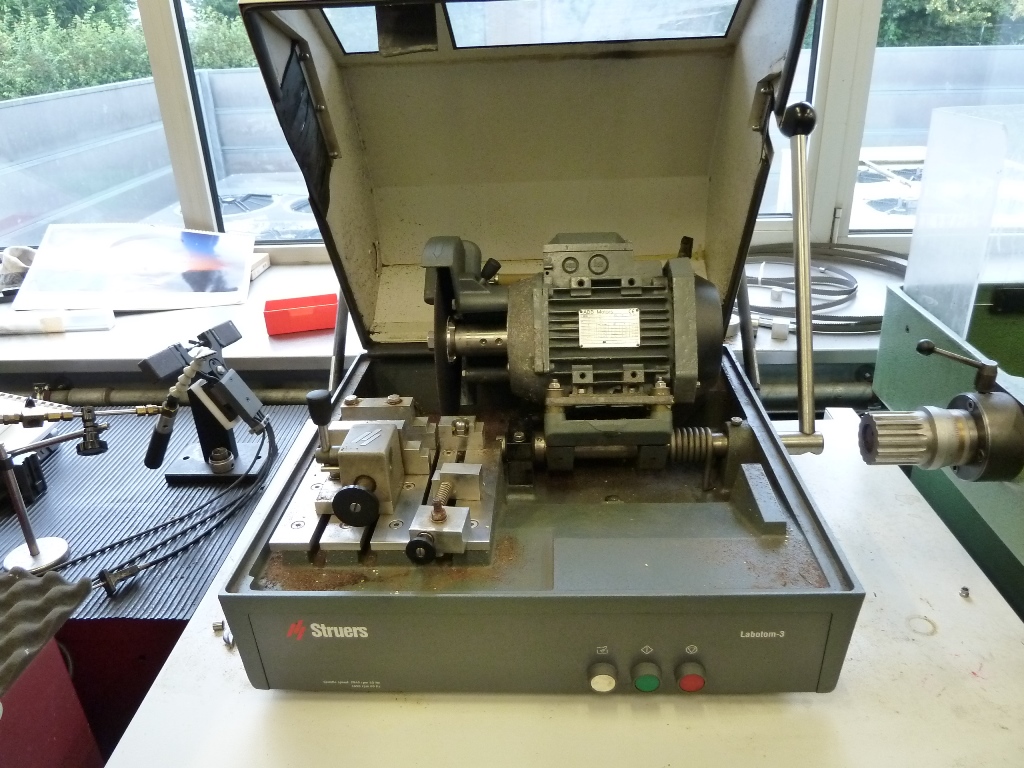 Struers Labotom3 Abrasive Cut off Saw