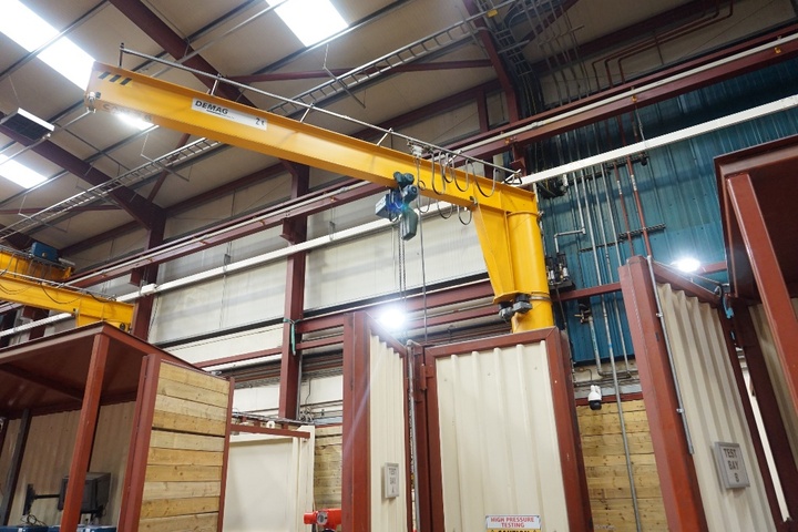 Jib Crane with Motorised Movement