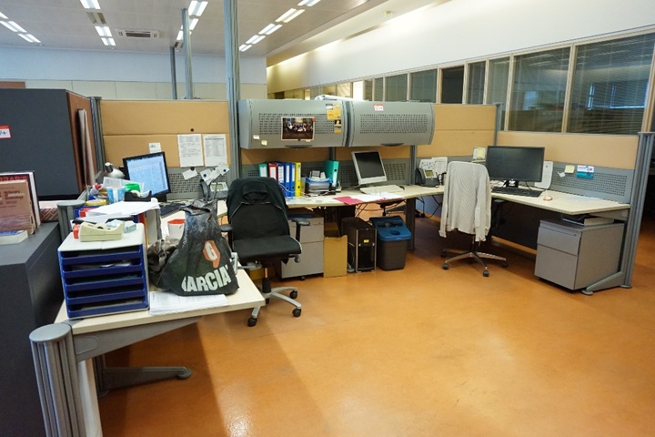 (2) x Desks with Over Hanging Cupboards