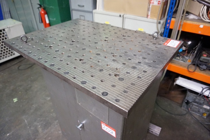 3R Table 900mm x 640mm