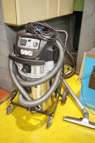 Nilfisk IVB/9 Industrial Vacuum