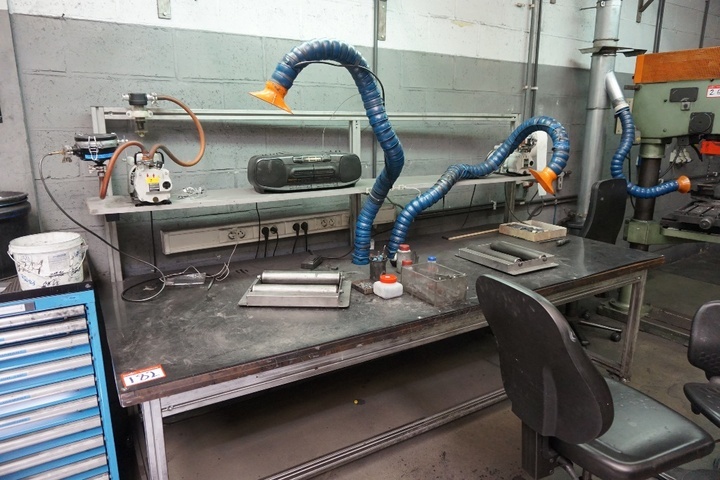 (2) x Air Scrapers and Mobile Bench