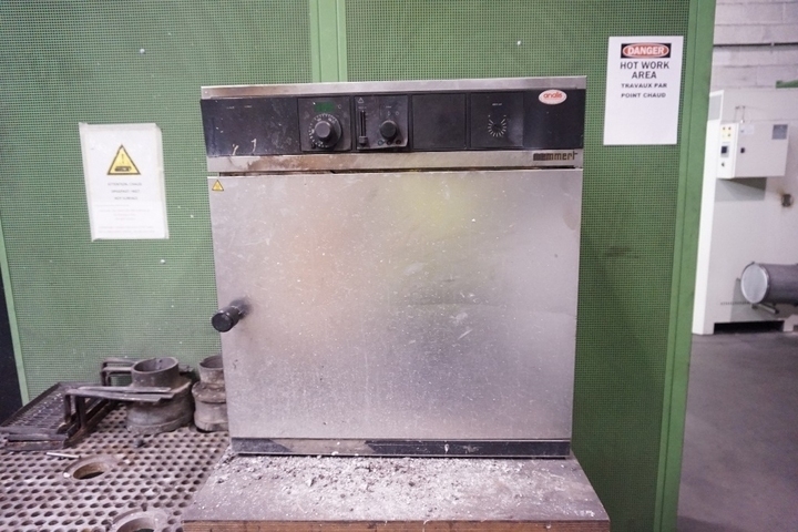 Memmert Oven