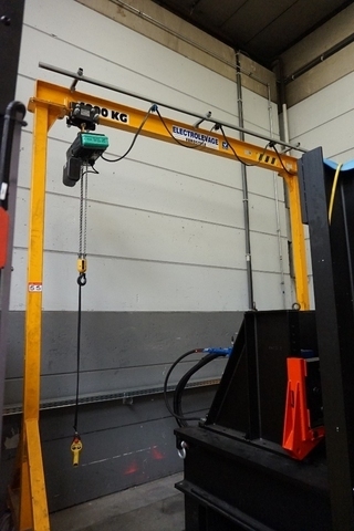 Electrolevage 1 Ton Portable Crane