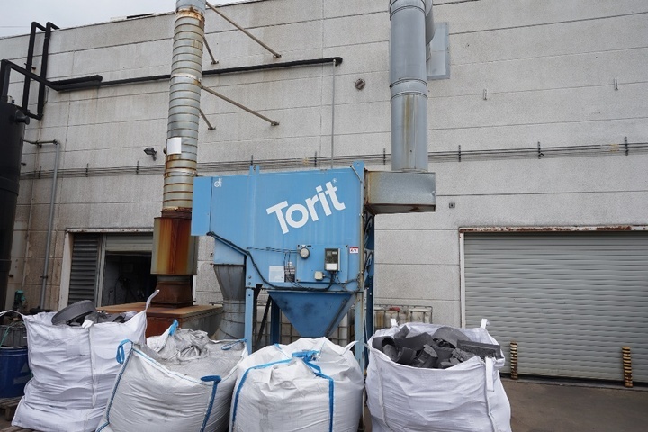 Torit DFT2-8 Dust Collector