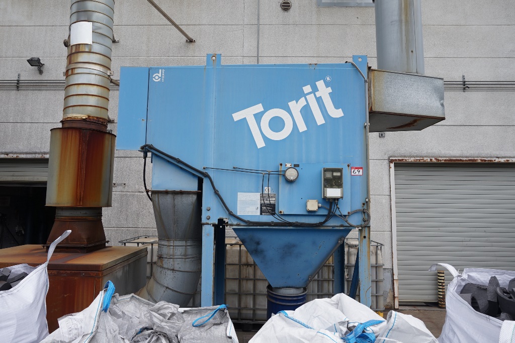Torit DFT2-8 Dust Collector