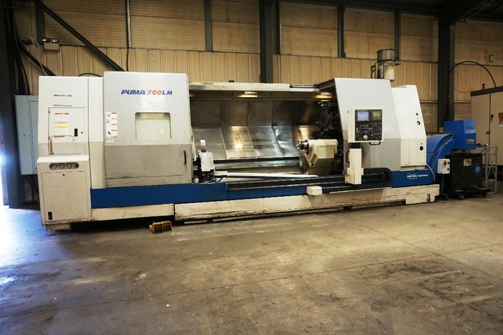 Doosan Infracore Puma 700 LM CNC Turning Centre with Fanuc Series 21i-TB CNC Control