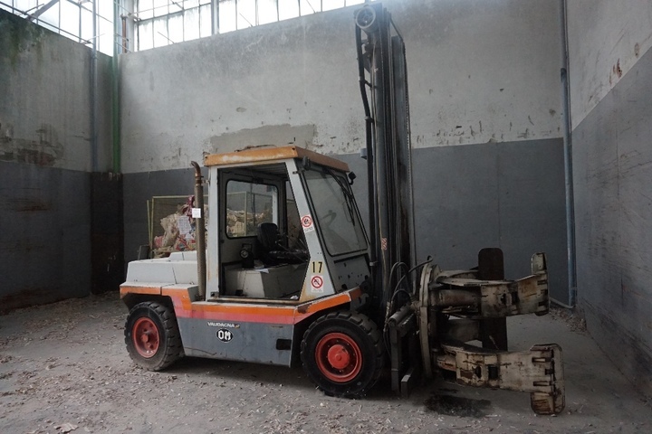 * Combination Lots 401 & 401A