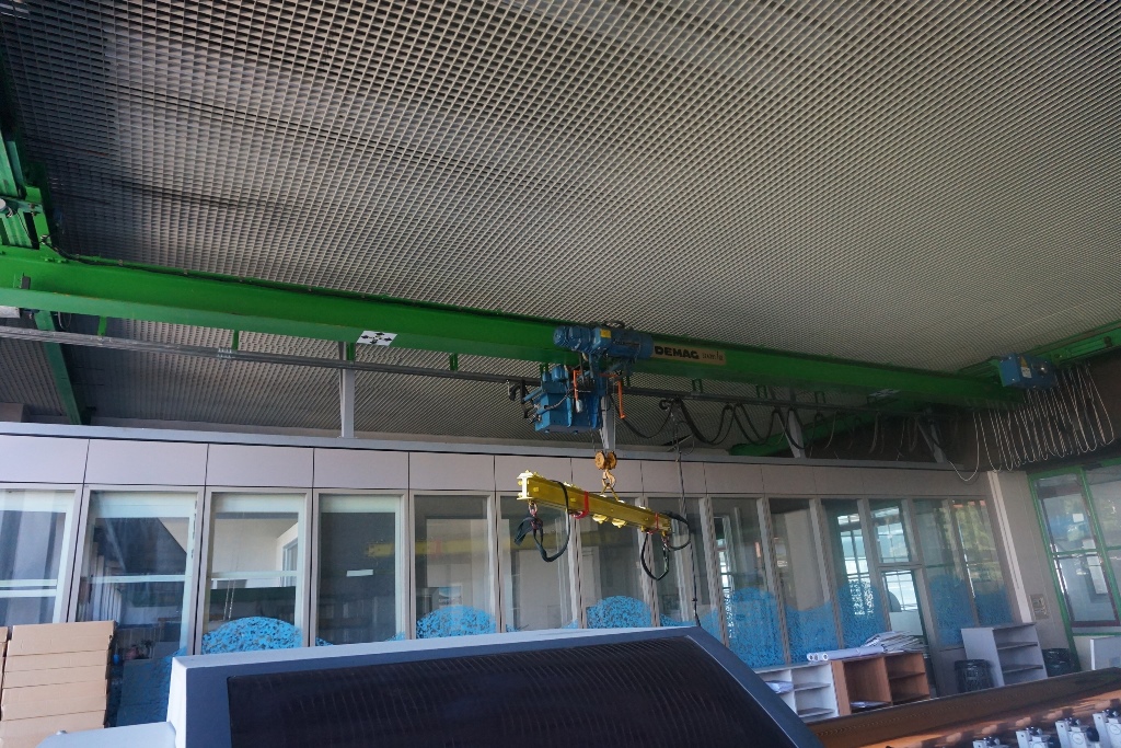 Demag 1.5-Ton Crane