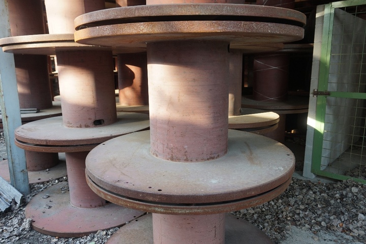 12 x 1.3m Steel Bobbings