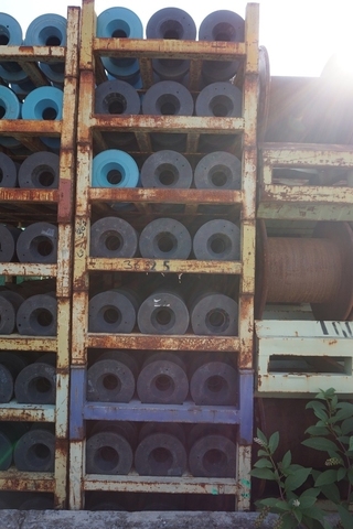 480 x 250mm Black & Blue Plastic Reels