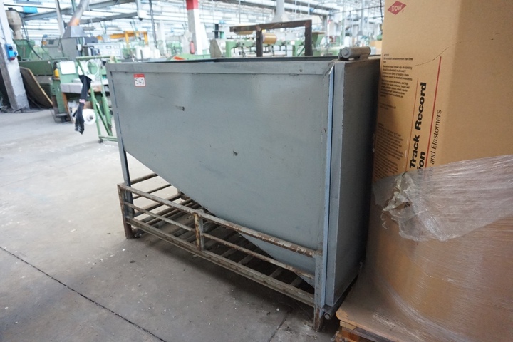 Skip, 1.6m length x 1.1m width x 1.25m high