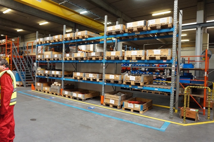 (3) x Bays of Heavy Duty Racking