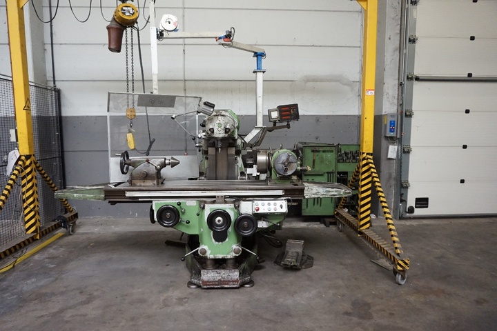 Huron Universal Milling Machine