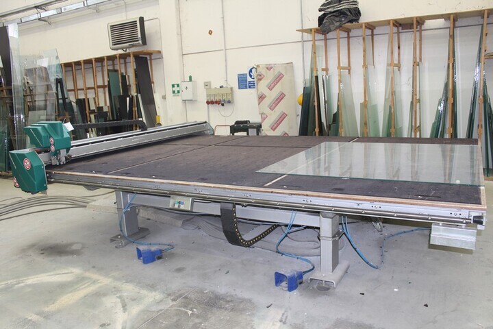 Bottero Model 352 BCS –R Classic Shape Cutting Tilting Table