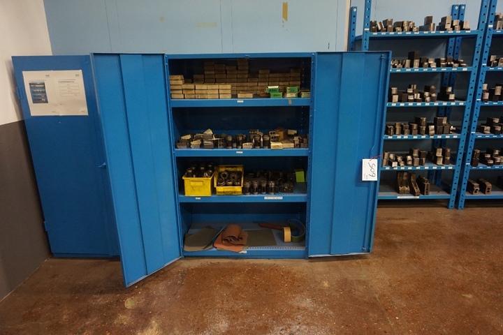 Cabinet with Qty of Collets and Jaws