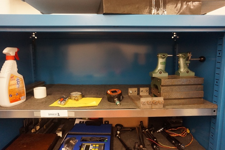 Cupboard with Qty Centres, Slotted Blocks, Gauge Stands