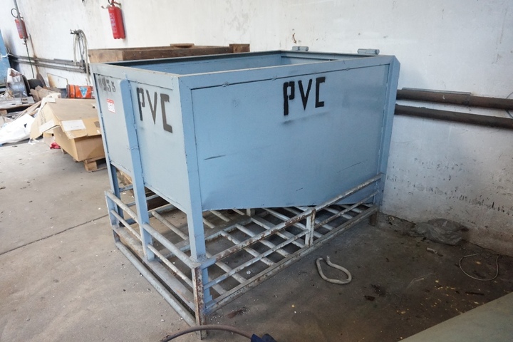 Skip, 1.6m length x 1.1m width x 1.25m high