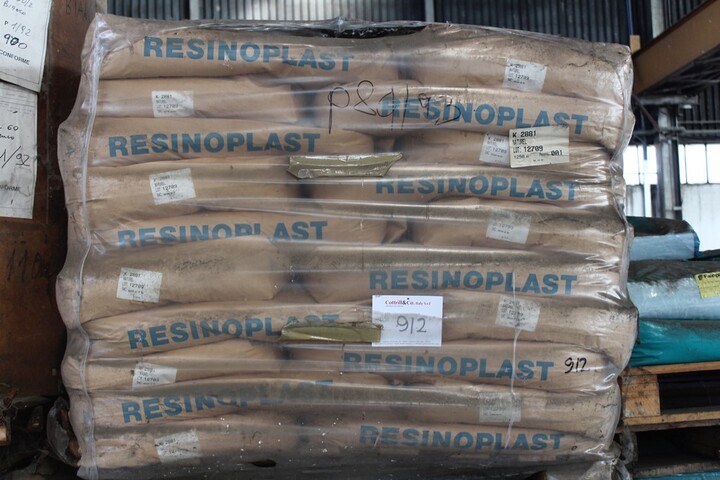 1250 kg of Plastic Material K2881 Color Natural