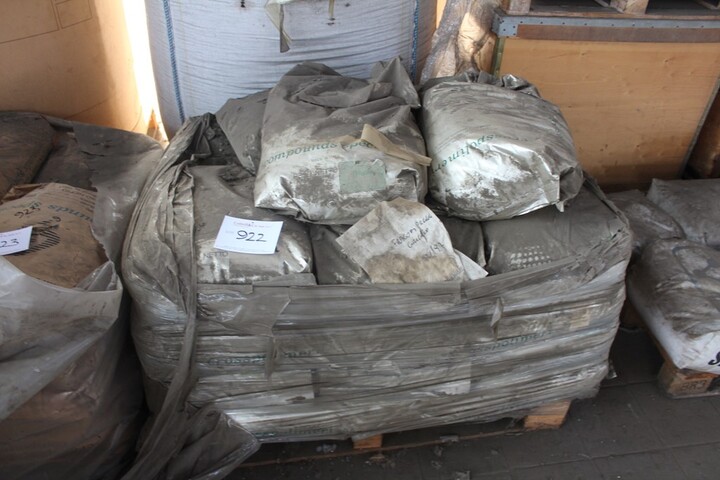 Approx 500 kg of Plastic Material FRAGOM PR444 Color Grey