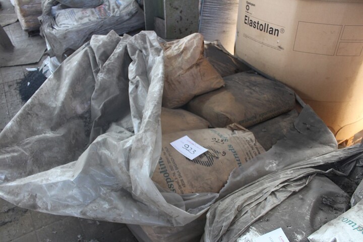 Approx 500 kg of Plastic Material TNEGUM ME 65-42 Color Natural