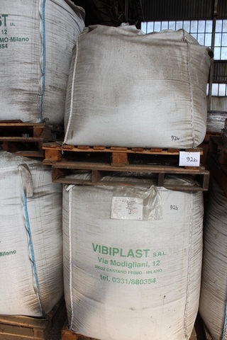 5137 kg of Plastic Material VB 12 Colour Grey 7032/C