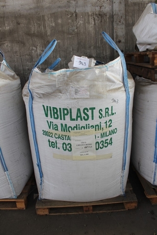 1300 kg of Plastic Material VB 33 Color Chrome Grey