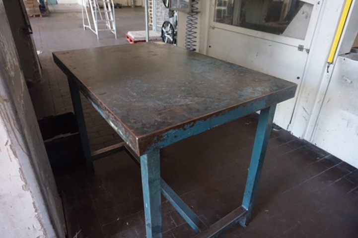 Approx (10) x Portable & Static Steel Tables