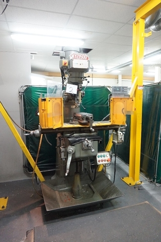 XYZ 1500VS Turret Mill