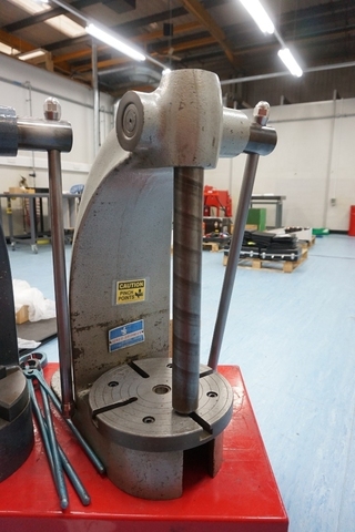 Jones & Shipman 58610001 Mandrill Press