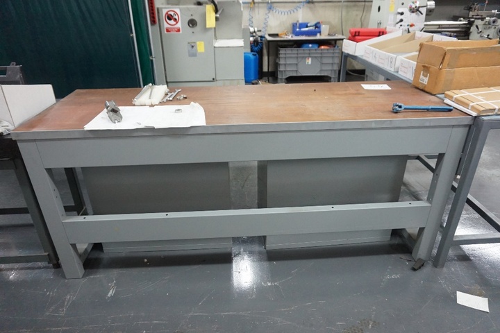 Bench 2m x 700mm x 840mm high