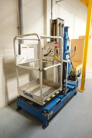 Genie 1WP-205 Man Lift, Load Capacity 300lbs (136kg)