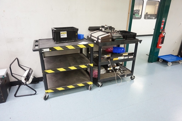 (3) Mobile Trolleys 0.80m x 0.60m