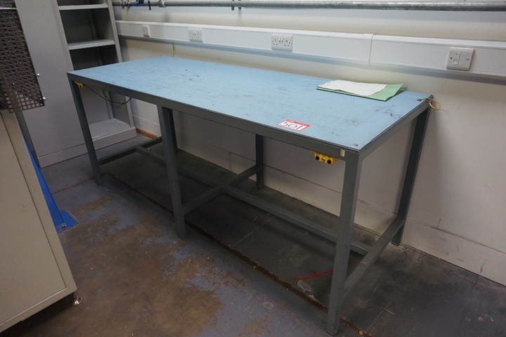 (4) Anti-static Work Benches
