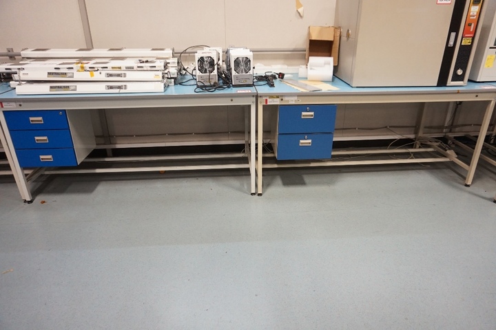 (2) Anti-static Work Benches