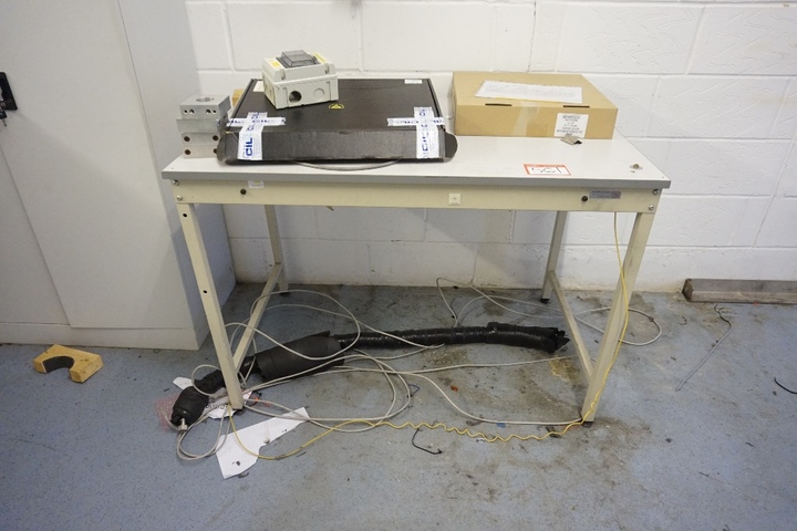 (4) Anti-static Work Benches
