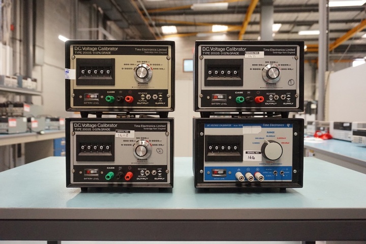 Time Electronics 2003S DC Voltage Calibrator