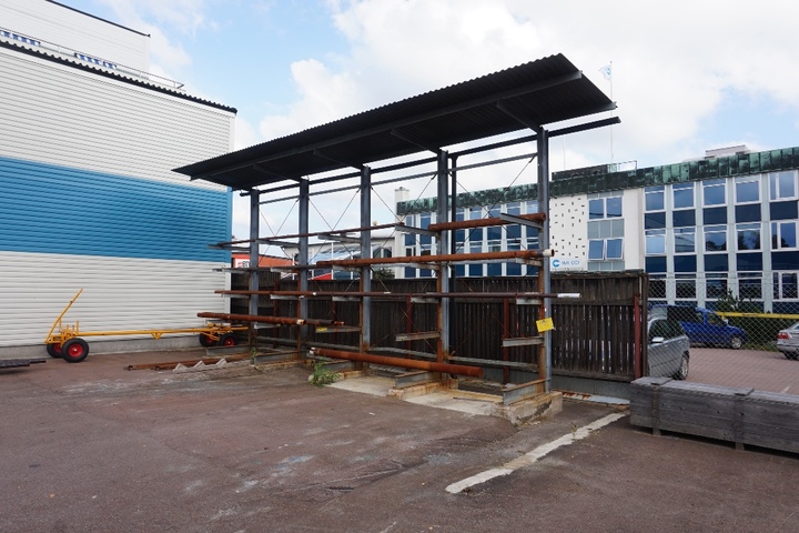 Steel Rack with Roofing 9m Length Approx