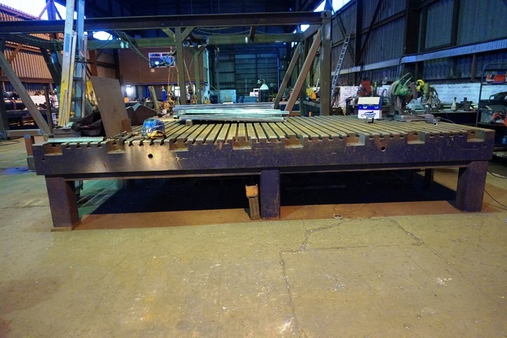18 Ton Solid Slotted Table