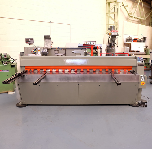 Edwards Pearson Type DD Powered Guillotine