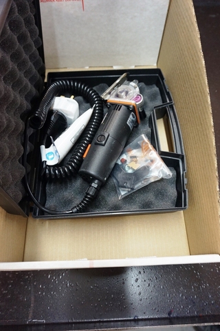 Rasor DS503 240V Cloth Cutter with Case