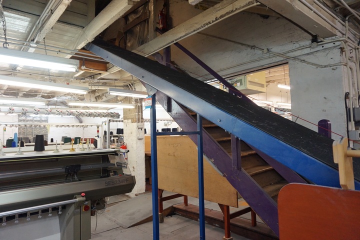 Powered Elevating Rubber Belt Conveyor