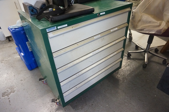 5 Draw Cabinet with Thread Gauges, Cutters, High Speed Drills
