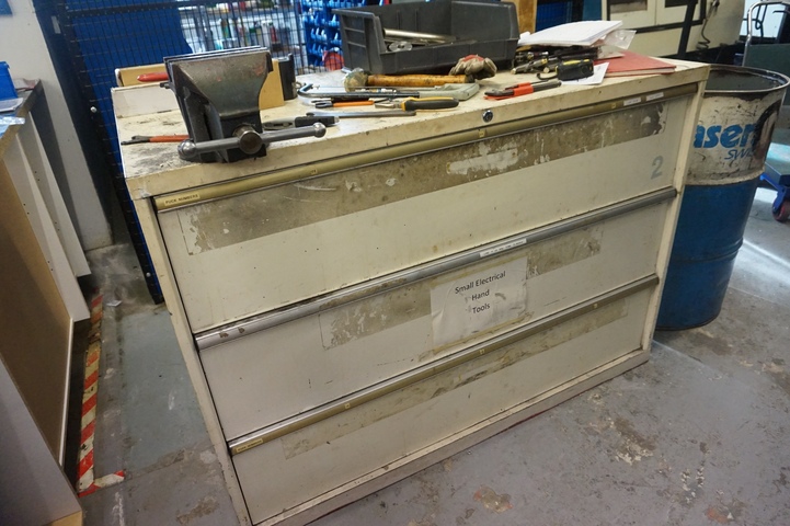 3 Draw Cabinet with Vice including Qty of Hand Tools and Electrical Hand Tools