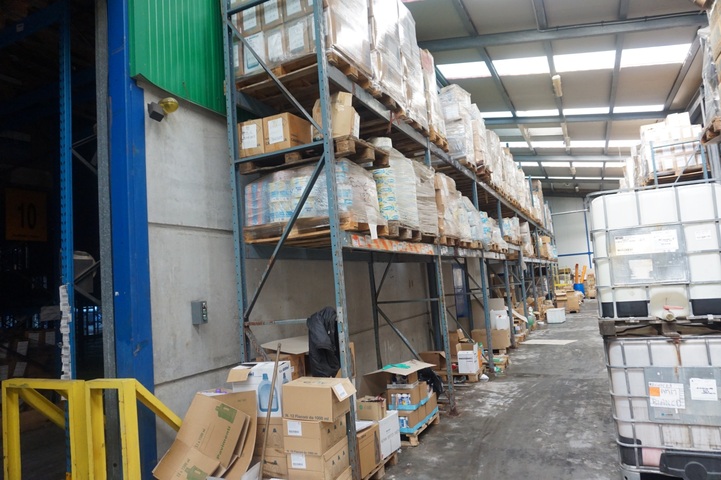 Blue Bolt-less Racking (22 Bays)