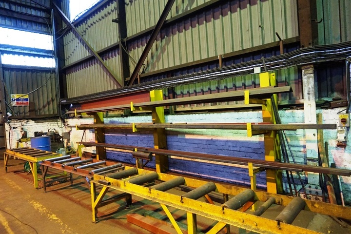 Steel Bar/Material Rack Consisting of 3 Supports