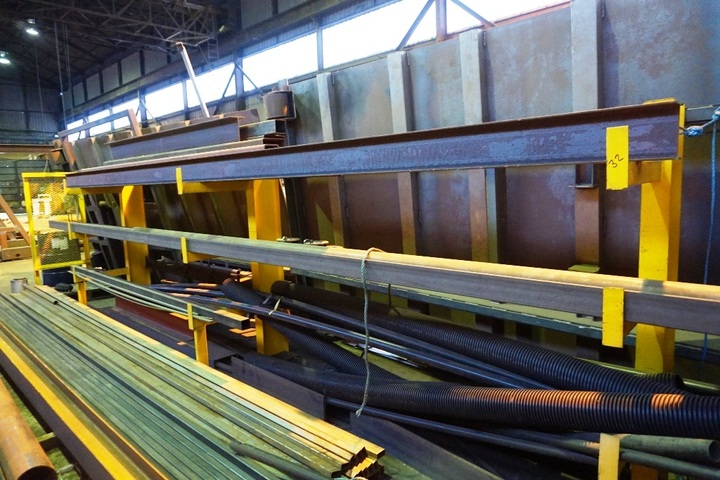 Steel Bar/Material Rack Consisting of 3 Supports
