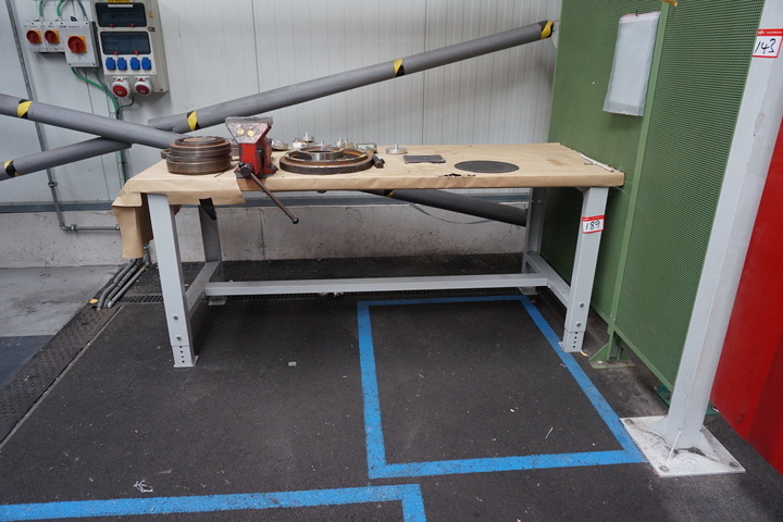 Adjustable Bench with Vice